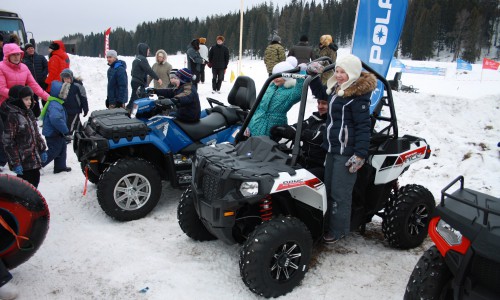 В Орлове состоялись соревнования по снегоходному кроссу
