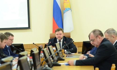 В Кирове есть еще 241 проблемный дом, с которого на людей может упасть снег