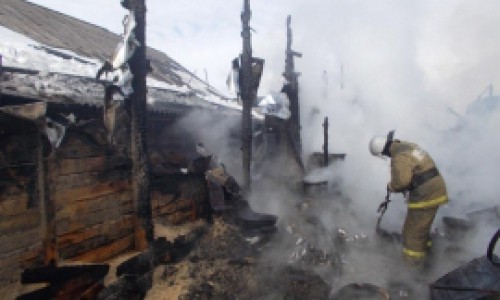 В Кировской области сгорел гараж с двумя легковушками