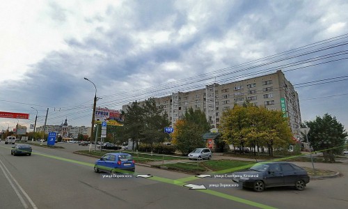 Под спорткомплекс на Воровского хотят отдать бесплатную парковку рядом с «Макдоналдсом»