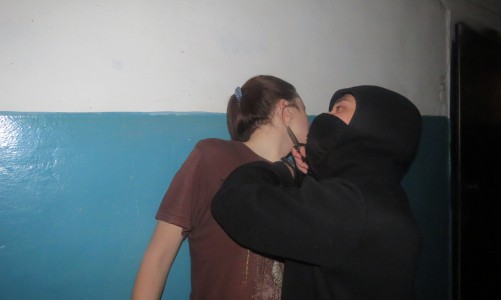 В Кировской области израненная женщина смогла вызвать себе «скорую», но позже скончалась в больнице