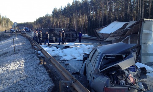 В Кирово-Чепецке столкнулись четыре авто: люди стояли в пробке больше трех часов