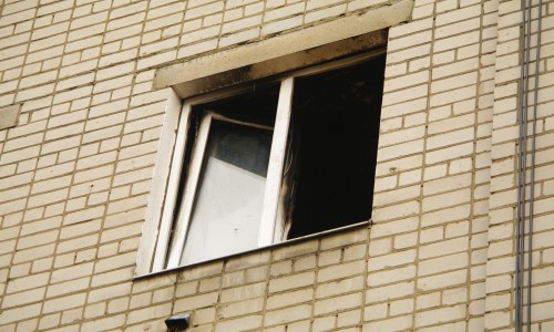 В Кировской области мужчина устроил дома пожар, пытаясь справиться с невидимкой