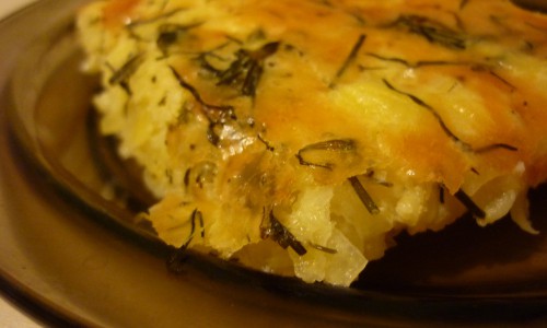 Запеканка из тертого картофеля с сыром и чесноком