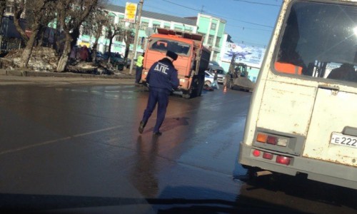 На площади Лепсе водитель «КАМАЗа» насмерть сбил пенсионерку