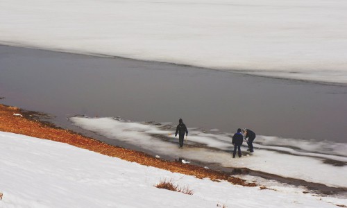 В Кирове дети играют на тонком льду