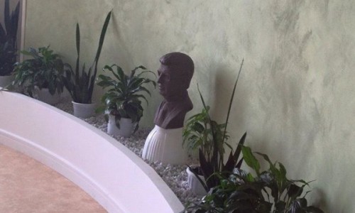 В одном из ресторанов Кирова установили бюст главы ВТПП Николая Липатникова