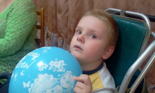 Мама Антона Мальшакова: "В 5 лет сыну поставили диагноз слепота. Сейчас он видит очертания предметов, и это чудо!"