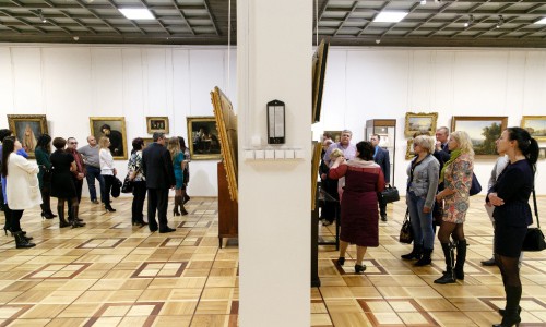 В Кирове открылась фотовыставка «Бизнес в объективе»