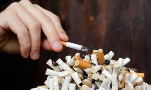 На пачках сигарет появятся фото сгоревших курильщиков