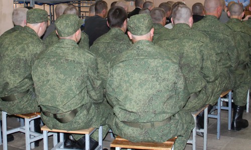 В Кирове задержали 21-летнего военного, который решил расслабиться незаконным способом