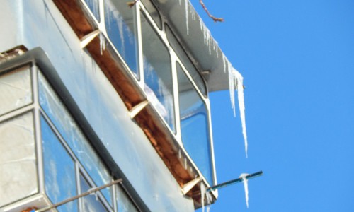 Управляющие компании в Кирове заплатят за неочищенные крыши более пяти миллионов рублей