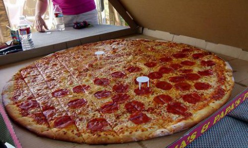 В Кирове в школьной столовой испекли 60-килограммовую пиццу