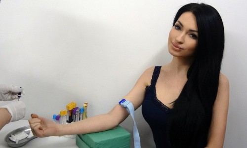 Звезда "Дома-2" кировчанка Евгения Гусева сделала операцию по уменьшению губ