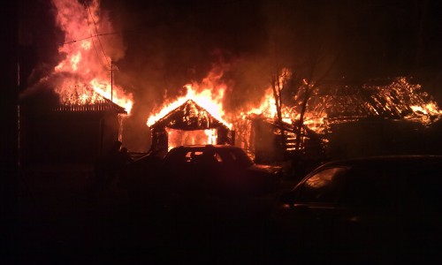 В Кировской области сгорел гараж вместе с иномаркой