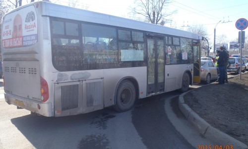 В Кирове  "Тойота" протаранила автобус: есть пострадавшие