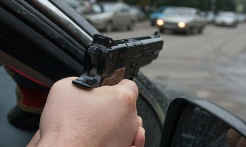 В Кировской области за пьяным водителем-бесправником полицейские устроили погоню со стрельбой