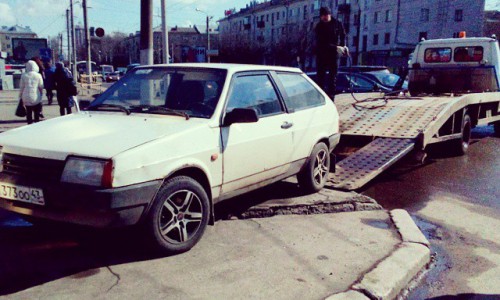 Утро в Кирове: горожане встречают новый день с кофе и колокольным звоном