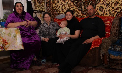 Будни цыганской семьи: мечты, социальные сети и семейные традиции