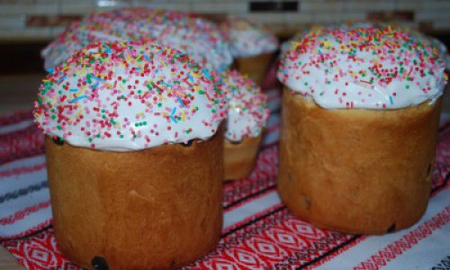 В Кирове сегодня жителям города бесплатно раздадут куличи