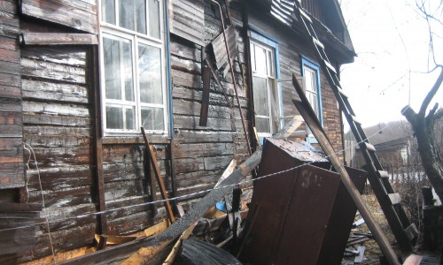 Пожар в Кирове: очевидцы видели убегающую женщину с бутылкой жидкости, похожей на бензин