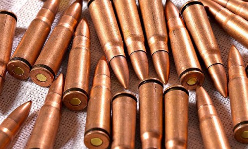 В Кирове мужчина нашел в старинном доме 1400 патронов и получил за это 14 тысяч рублей