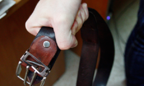 Жителя Кировской области осудили за то, что он избил дочь ремнем