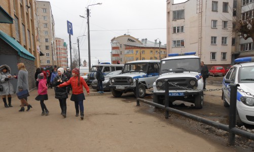 В Кирове эвакуировали людей из 24 школы: неизвестный сообщил о бомбе