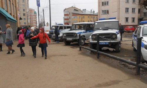 Полицейские нашли "шутника", который сообщил о бомбе в школе №24