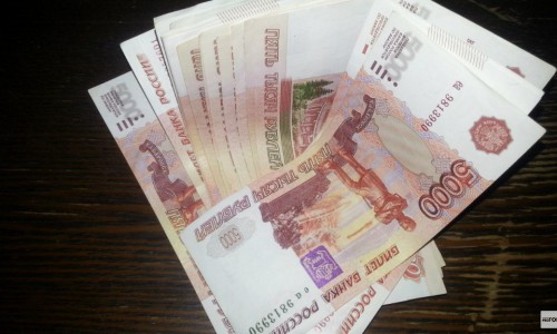 В Кирове судебного пристава подозревают в хищении 230 тысяч рублей