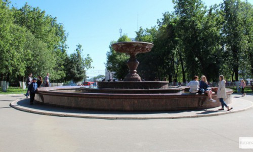 Когда в Кирове включат фонтан на Театральной площади?