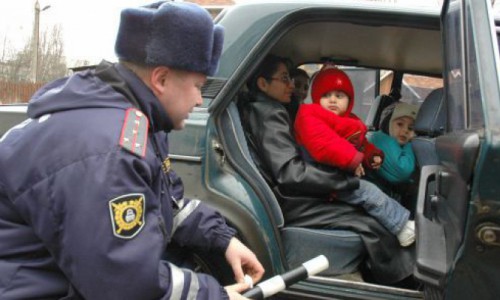 В Кирове проверяют, правильно ли водители перевозят детей