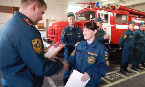 Девушка из Кировской области вытащила из горящего дома мужчину