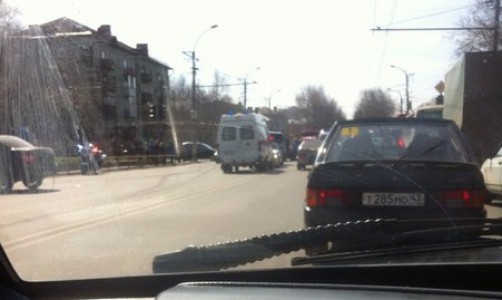 В Кирове столкнулись «пятерка» и «Лада Гранта»: по словам очевидцев, один человек погиб