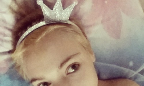 Утро в Кирове: рассвет и девушки в коронах