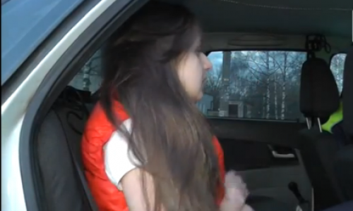 Видео: пьяная девушка за рулем иномарки протаранила полицейскую «ГАЗель»