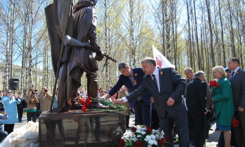 В Кирове открыли памятник Григорию Булатову