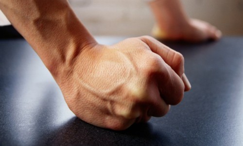 В Кировской области учитель избил своих учеников - мальчика и девочку