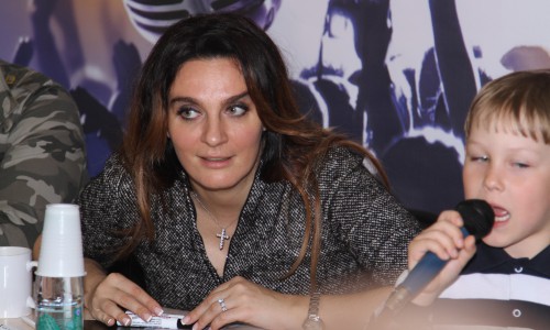 Елена Ваенга в Кирове ответила на вопросы журналистов и назвала "Евровидение" позорищем