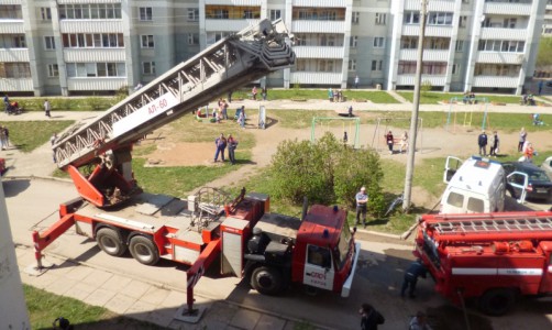 В Кирове произошел сильный пожар: погибли люди (ВИДЕО)
