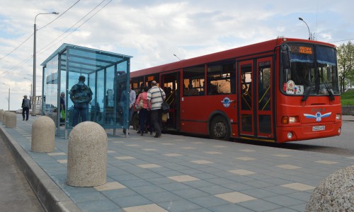 У Старого моста появилась суперсовременная остановка