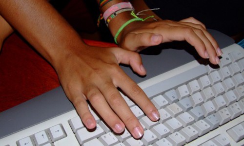 На 23-летнюю кировчанку завели уголовное дело за унижение иммигрантов в соцсети