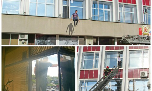 В Кирове спасатели ловили прыгающих из окон городской администрации людей