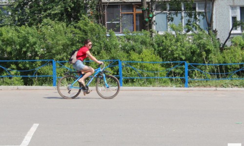 Велосипедный бум в Кирове: как должны ездить велосипедисты, чтобы никому не мешать и когда пройдет 100-километровый квест?