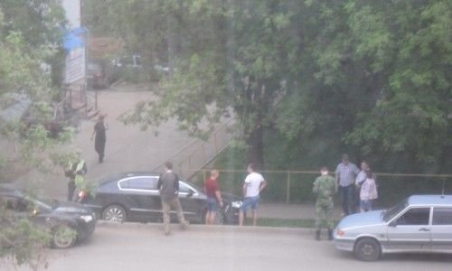 ДТП в Кирове: иномарка вылетела на тротуар