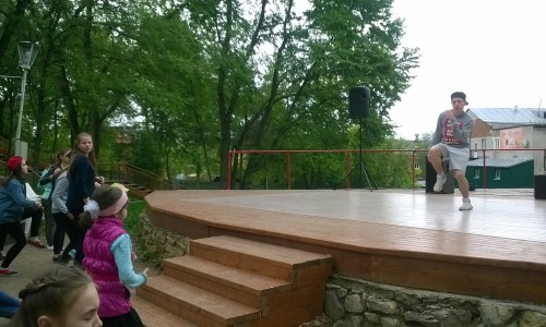 Видео: в парке Аполло провел мастер-класс по хип-хопу участник проекта «Танцы на ТНТ»