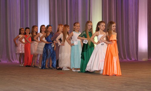 Фоторепортаж: в Кирове прошел фестиваль детской красоты и талантов