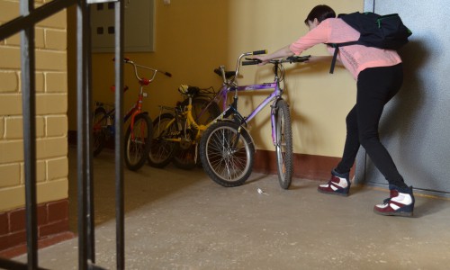 В Кирове полицейские останавливают велосипедистов на улице, чтобы проверить документы