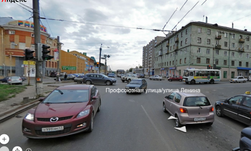 На Ленина в Кирове ремонтируют дорогу: перед Старым мостом образовалась пробка