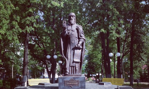 В Кирове установили памятник Трифону Вятскому